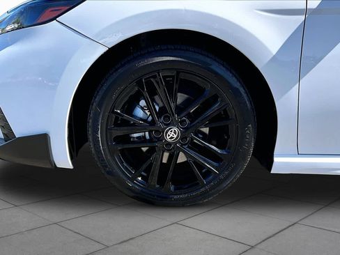 Used 2025 Toyota Camry SE FWD image 10