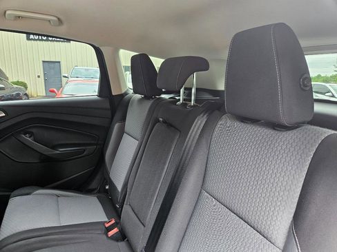 Used 2017 Ford Escape SE image 25