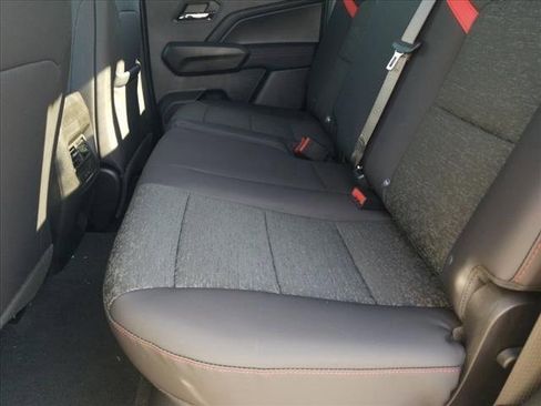 New 2025 Chevrolet Colorado Z71 w/ Midnight Edition image 9