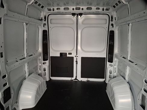 New 2026 RAM ProMaster 1500 w/ Quick Order Package 22G SLT image 12