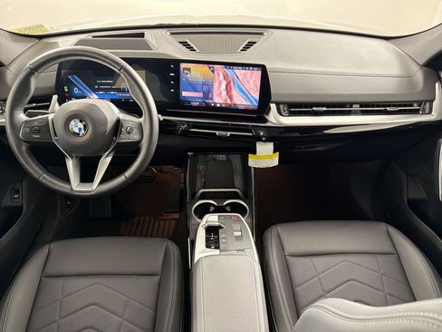 Used 2025 BMW X2 xDrive28i AWD/4WD image 17