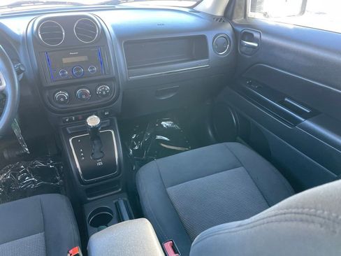 Used 2013 Jeep Patriot Latitude image 11