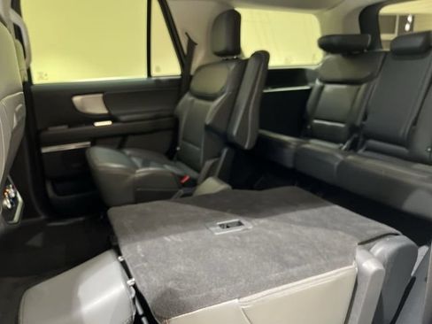 Used 2025 Ford Expedition Active AWD/4WD image 25