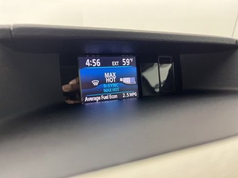 Used 2013 Toyota Sienna XLE image 31