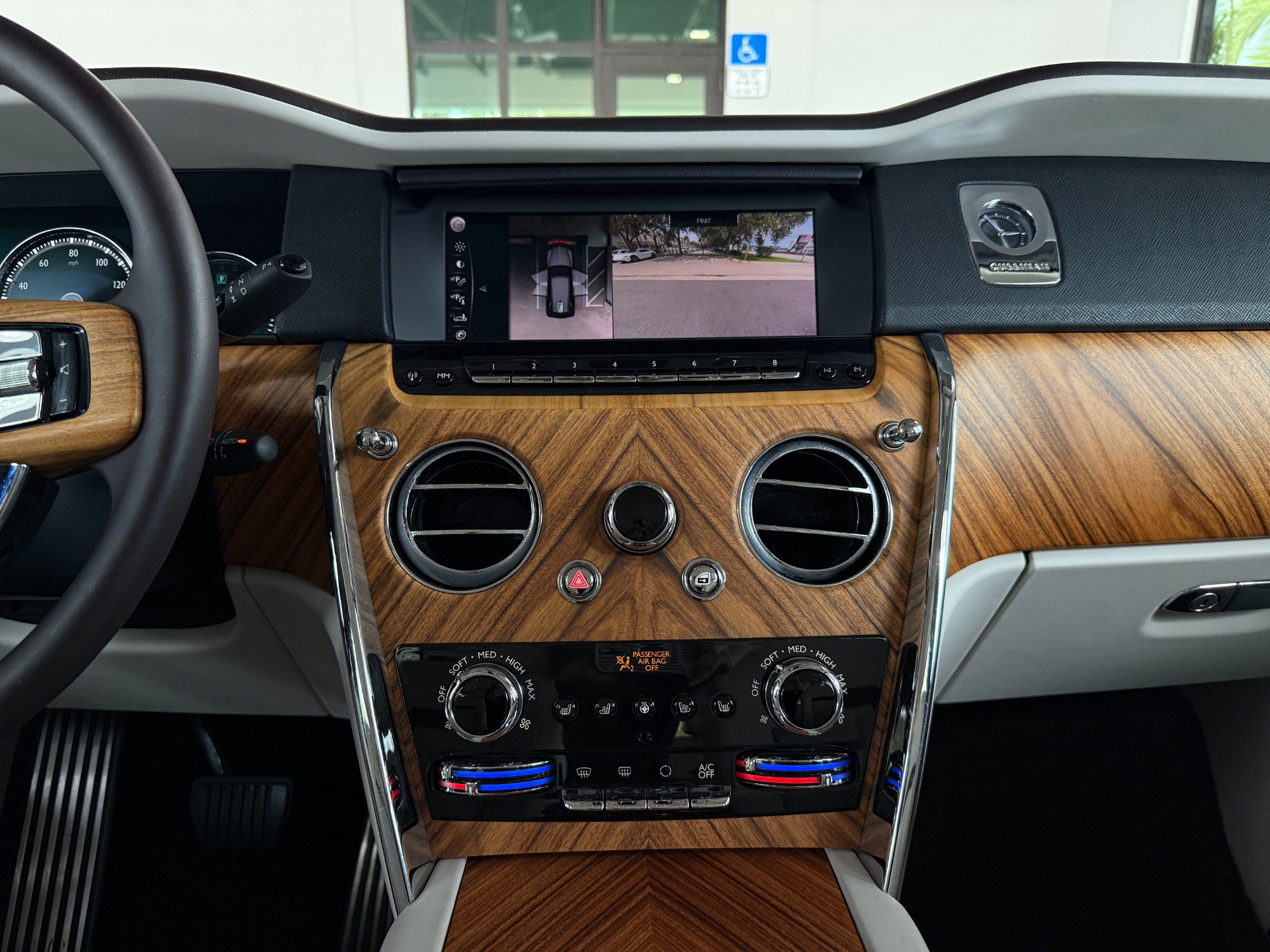 Used 2020 Rolls-Royce Cullinan AWD/4WD image 42