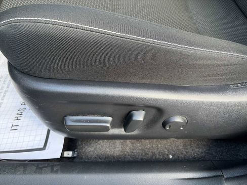 Used 2018 Toyota RAV4 XLE image 14