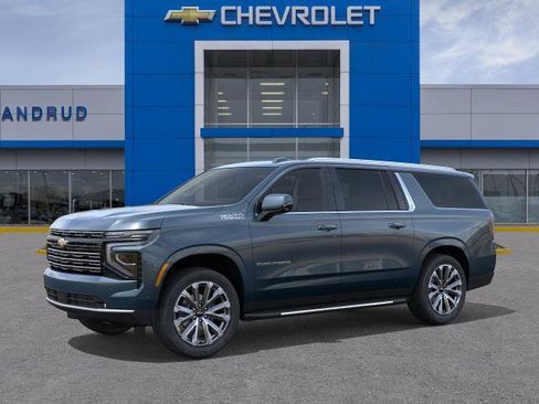 New 2026 Chevrolet Suburban High Country AWD/4WD image 2