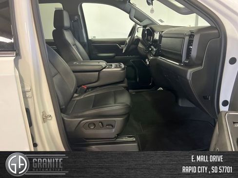 Used 2024 GMC Sierra 1500 SLT AWD/4WD image 34