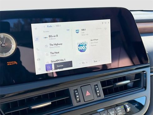 New 2025 Lexus ES 350 w/ Premium Package image 32