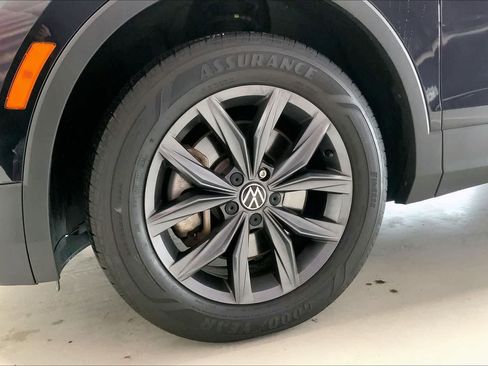 Used 2022 Volkswagen Tiguan SE image 6