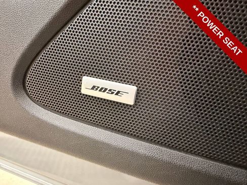 Used 2023 Chevrolet Equinox Premier image 18