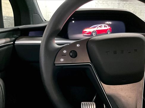Used 2024 Tesla Model X image 21