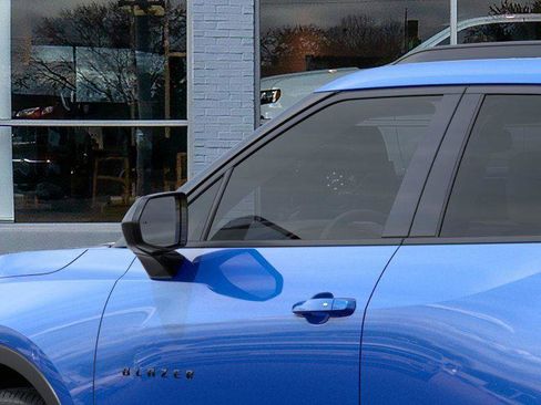 New 2025 Chevrolet Blazer LT w/ Convenience Package image 12