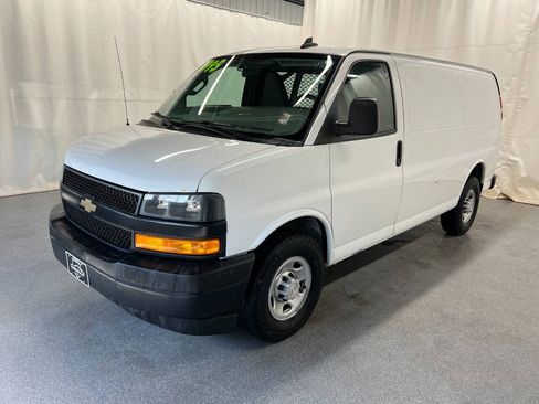 Used 2018 Chevrolet Express 2500 w/ Driver Convenience Package RWD image 1