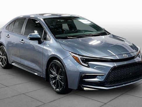 Used 2024 Toyota Corolla XSE image 3