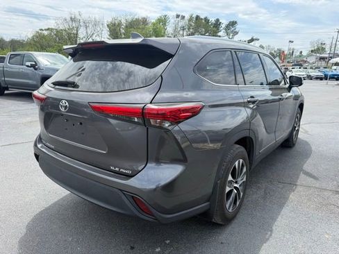 Used 2021 Toyota Highlander XLE image 4