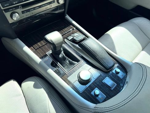 Used 2015 Lexus LS 460 w/ Comfort Package RWD image 22