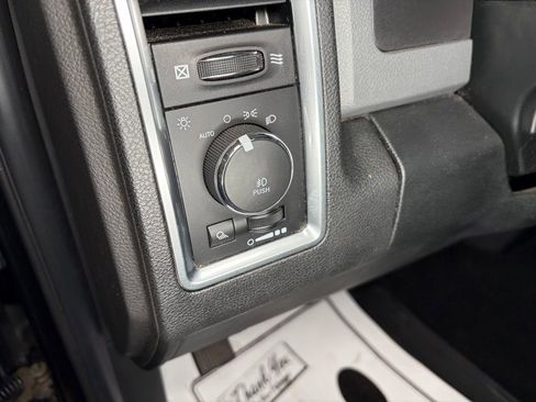 Used 2018 RAM 1500 SLT image 14