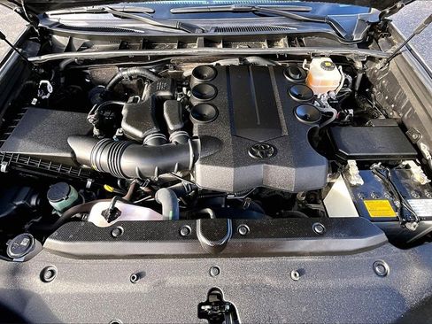 Used 2019 Toyota 4Runner Limited image 10