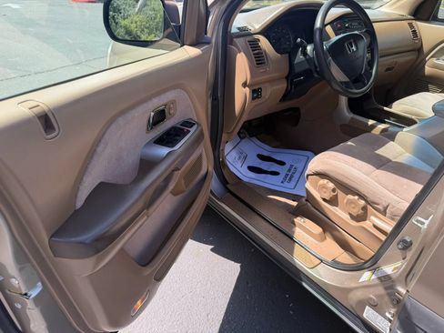 Used 2005 Honda Pilot LX image 9