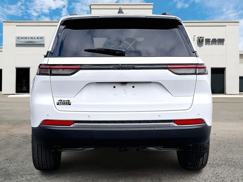 New 2026 Jeep Grand Cherokee Limited w/ Limited Altitude Package image 4