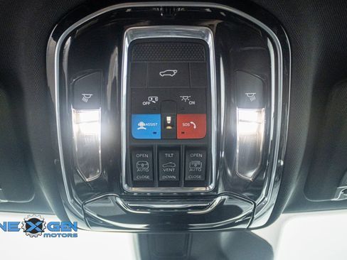 Used 2021 Jeep Grand Cherokee L Overland w/ Luxury Tech Group IV AWD/4WD image 24