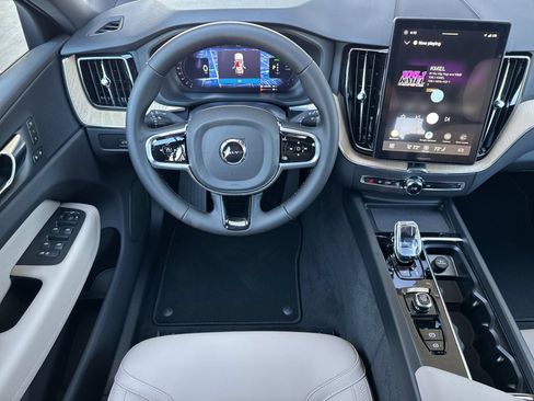 New 2026 Volvo XC60 T8 Plus w/ Climate Package PRO AWD/4WD image 15