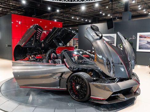 Used 2017 Pagani Huayra image 38