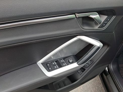 Used 2023 Audi Q3 2.0T Premium image 12