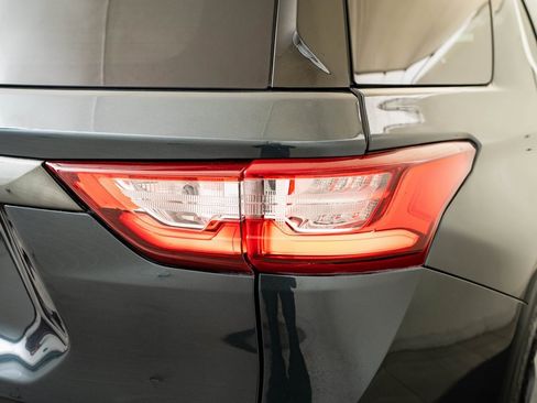 Used 2019 Chevrolet Traverse LT image 9