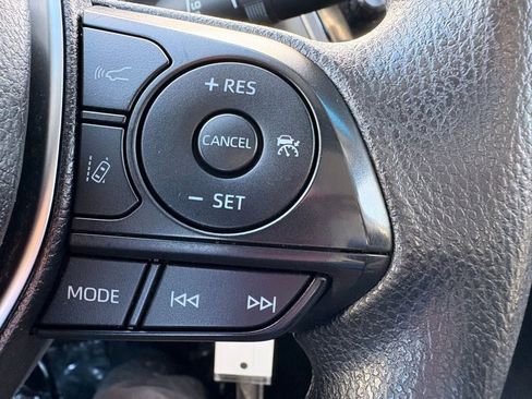 Used 2018 Toyota Camry LE image 34