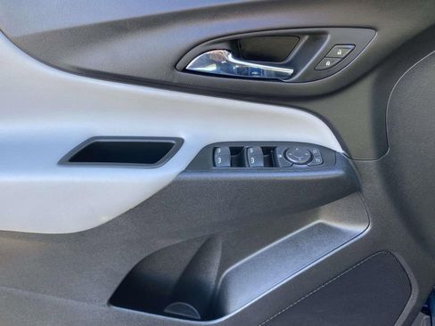 Used 2022 Chevrolet Equinox LS image 16