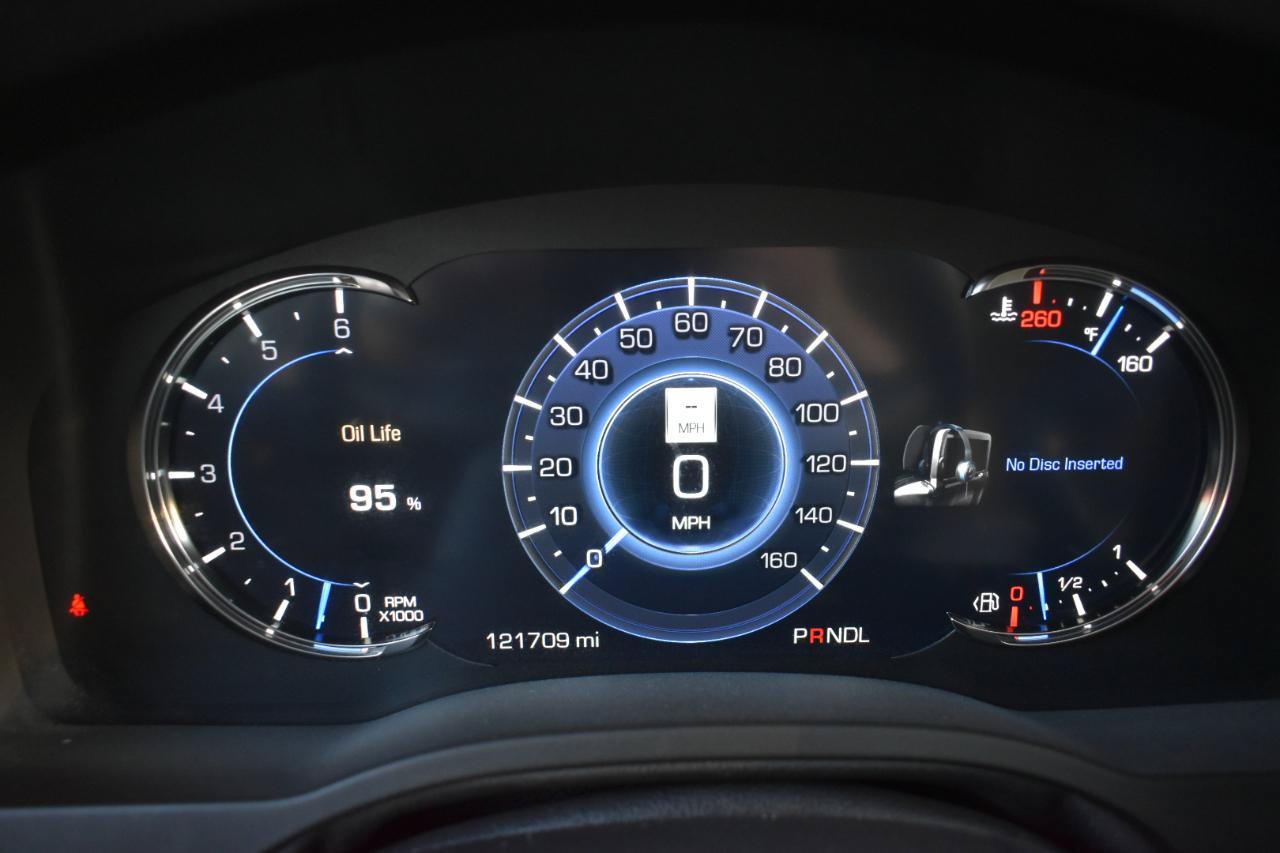 Used 2018 Cadillac Escalade Premium Luxury w/ LPO, Radiant Package AWD/4WD image 17