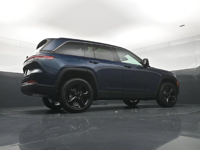 New 2026 Jeep Grand Cherokee Limited w/ Limited Altitude Package AWD/4WD image 20