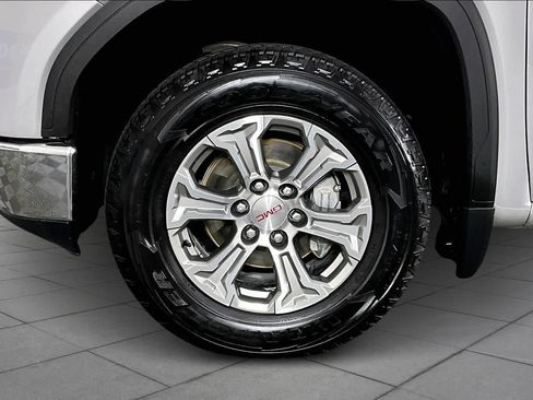 Used 2020 GMC Sierra 1500 SLE w/ SLE Value Package image 11