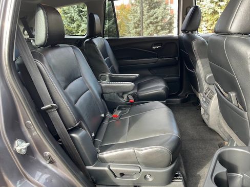 Used 2019 Honda Pilot Touring image 42