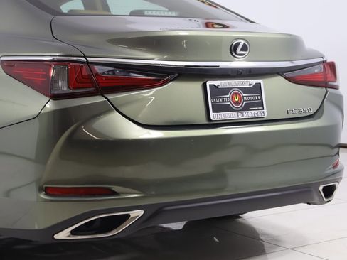 Used 2024 Lexus ES 350 w/ Premium Package image 24