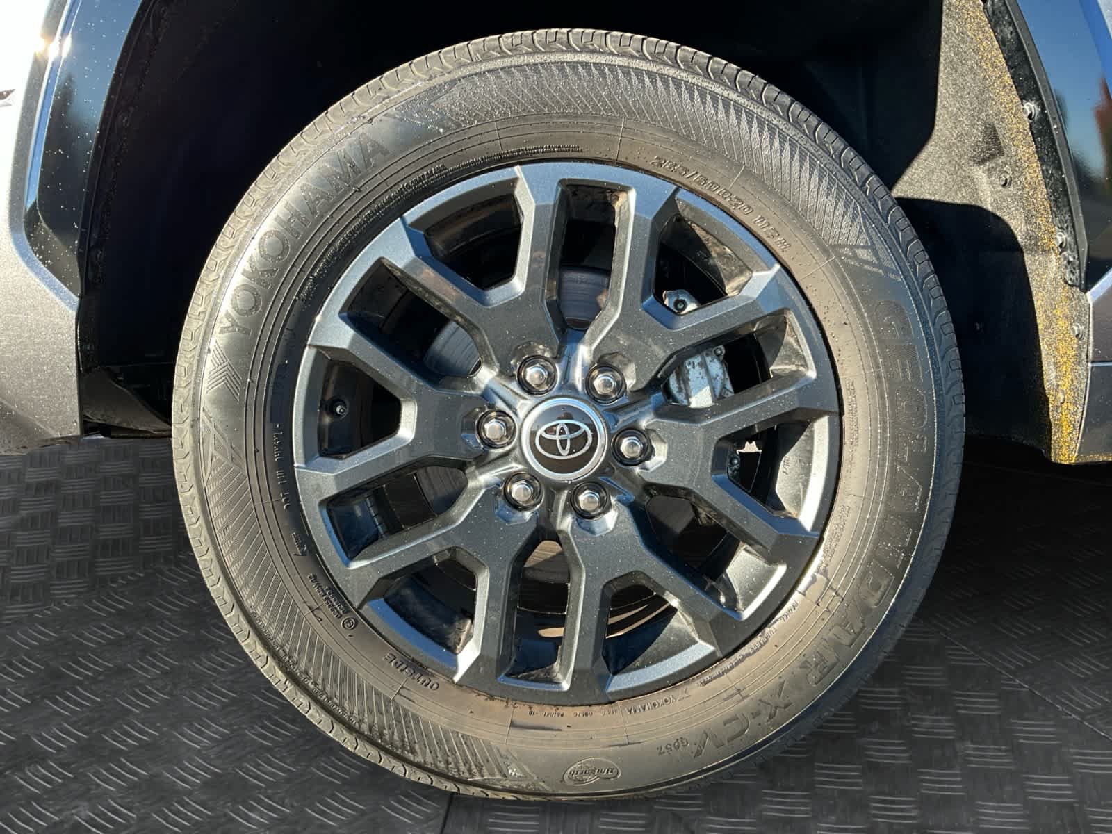 Used 2023 Toyota Tundra Platinum AWD/4WD image 14
