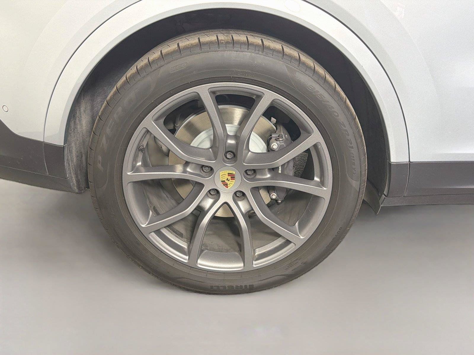 Certified 2024 Porsche Cayenne Coupe AWD/4WD image 13