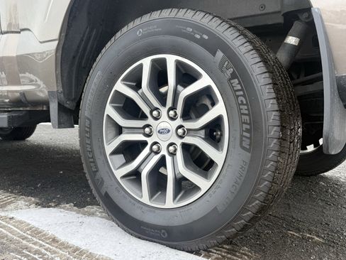 Used 2022 Ford F150 Lariat w/ Trailer Tow Package image 10