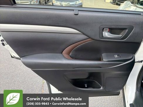 Used 2015 Toyota Highlander XLE image 30