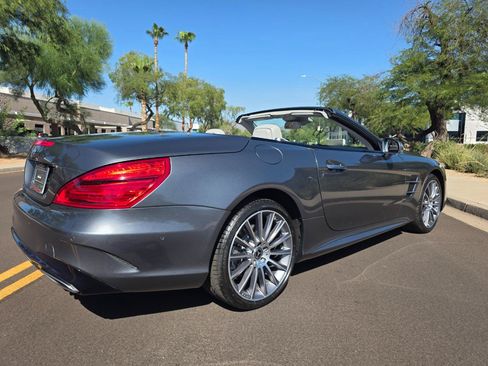 Used 2018 Mercedes-Benz SL 550 image 25