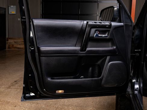 Used 2022 Toyota 4Runner TRD Off-Road Premium image 32