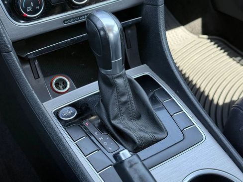 Used 2014 Volkswagen Passat 1.8T SE image 28