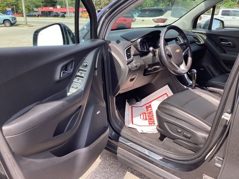 Used 2019 Chevrolet Trax Premier image 14