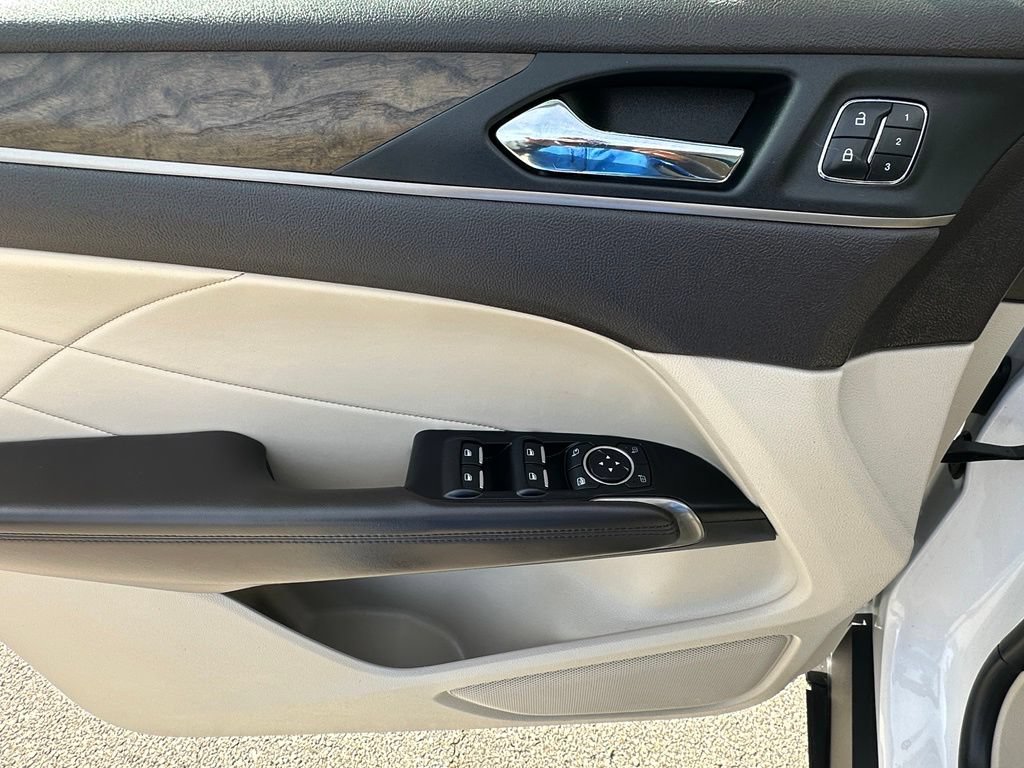 Used 2018 Lincoln MKC Reserve w/ Lincoln MKC Climate Package AWD/4WD image 15