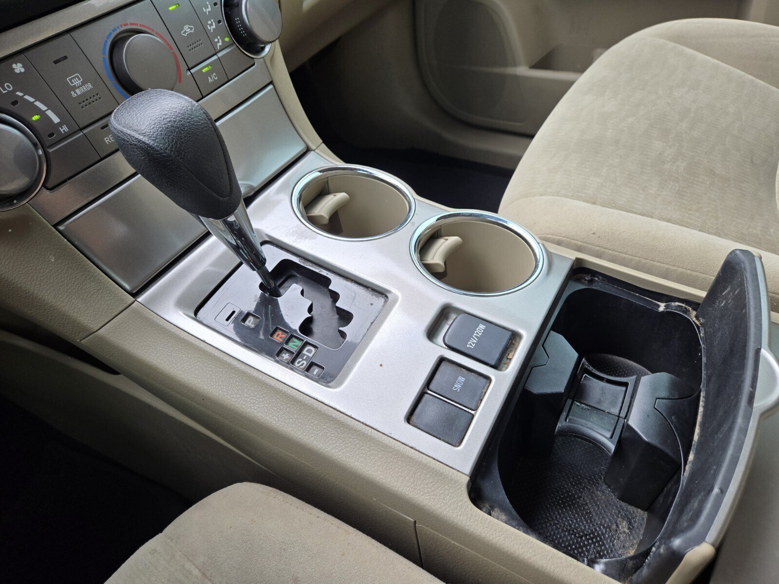 Used 2013 Toyota Highlander Plus FWD image 19