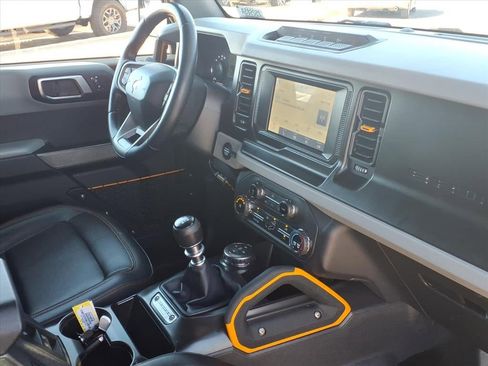 Used 2021 Ford Bronco Badlands image 10
