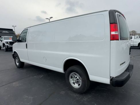Used 2022 Chevrolet Express 2500 WT w/ Driver Convenience Package image 6
