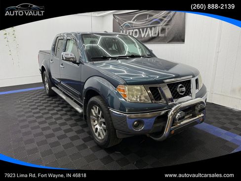 Used 2013 Nissan Frontier SL w/ Moonroof Pkg AWD/4WD image 1